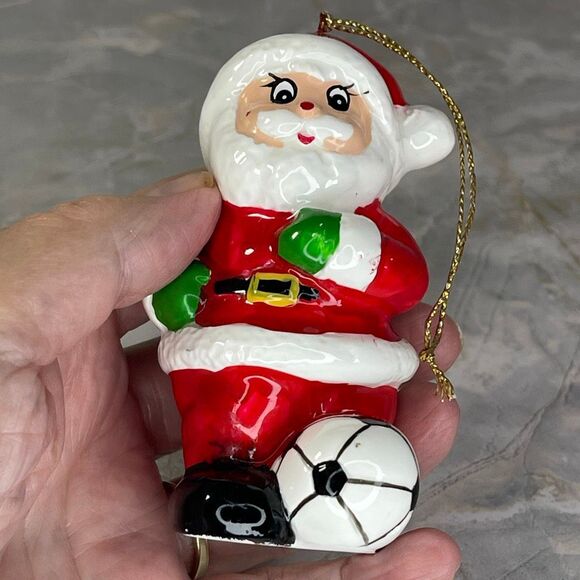 Vintage 1980’s hand painted Santa kicking a soccer ball. - Picture 9 of 9